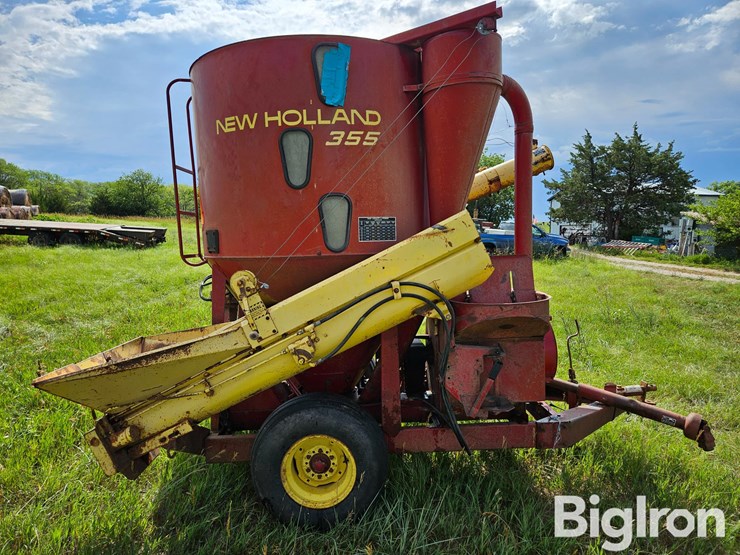 new-holland-355-image-4