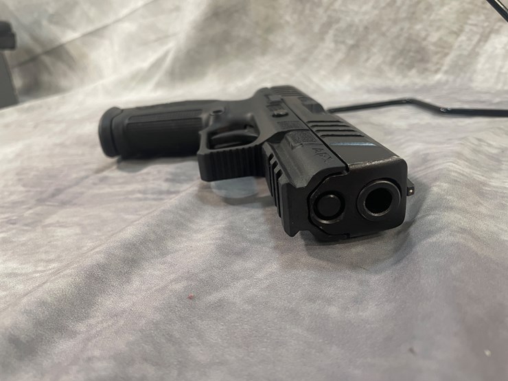 #4362-•-beretta-apx-a1-full-size-9mm-luger-semi-auto-pistol,-sn:-a216838x-image-4