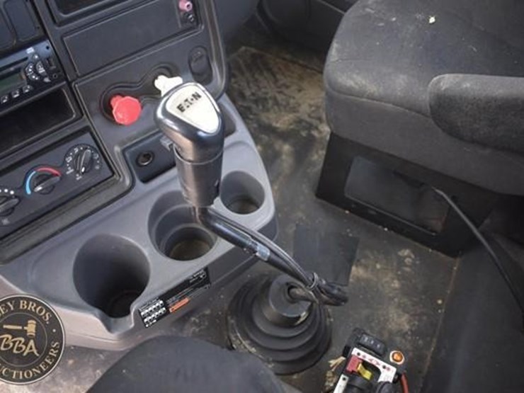 2014-international-prostar-image-50