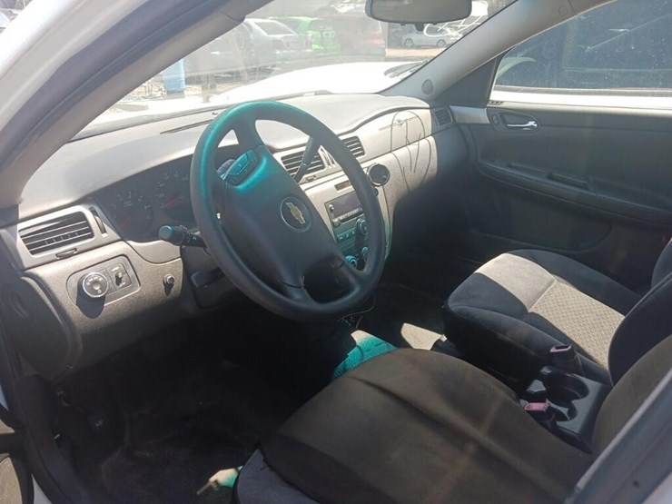 2014-chevrolet-impala-limited-inop-police-image-3