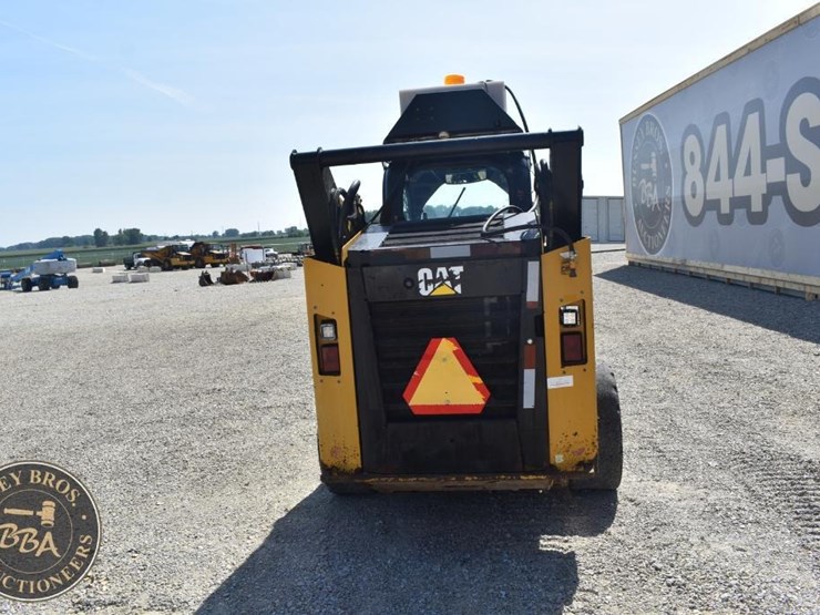2018-caterpillar-262d-image-16