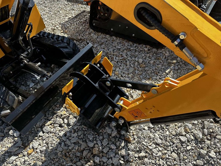mini-excavator-image-4
