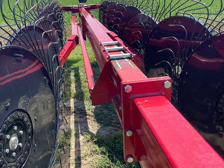 2023-h&s-14-wheel-v-rake-1-owner-image-30