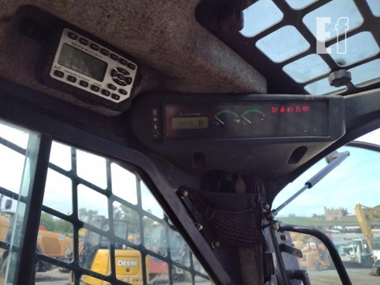deere-323d-image-7