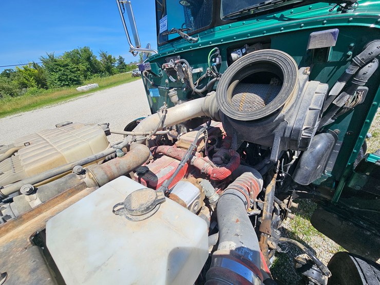 2012-peterbilt-382-image-33