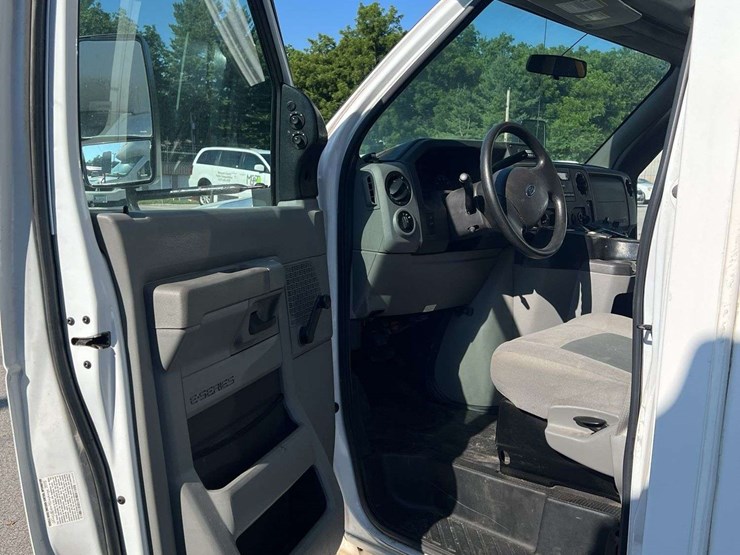 2016-ford-e450-image-7
