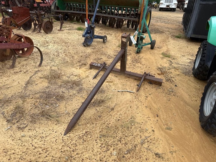 125---3-pt-hitch-hay-spear-image-2