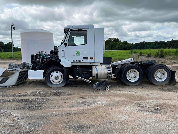 2007-volvo-vnl-truck-tractor-image-9