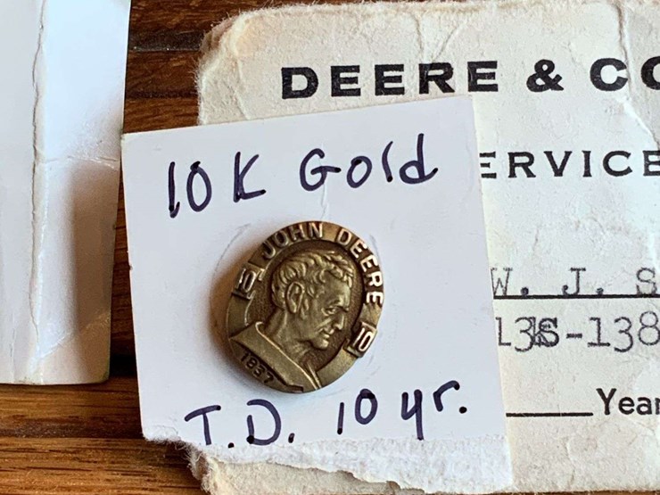 (6)-john-deere-5,-10,-15,-20,-25,-30-year-service-pins-image-3