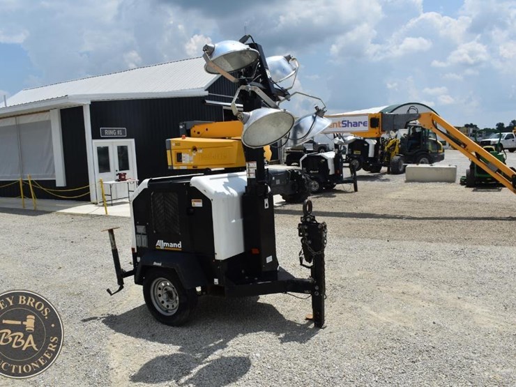 2019-allmand-bros-night-lite-v-series-image-16