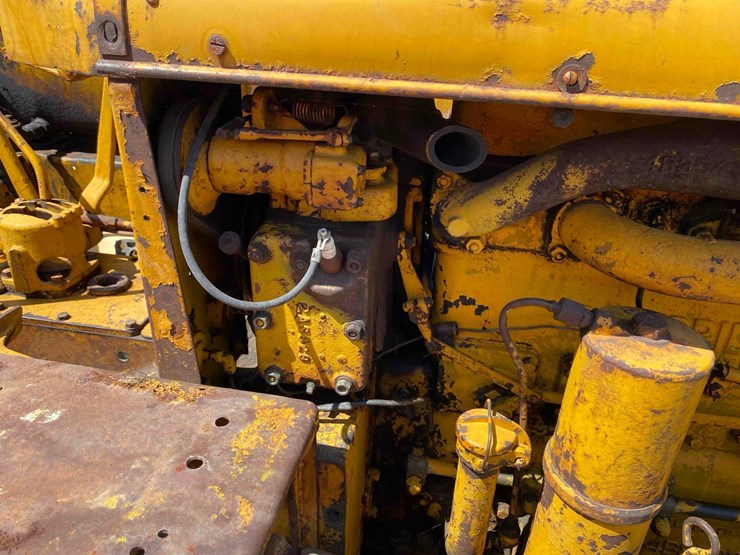 caterpillar-d2-ag-crawler-tractor-image-27
