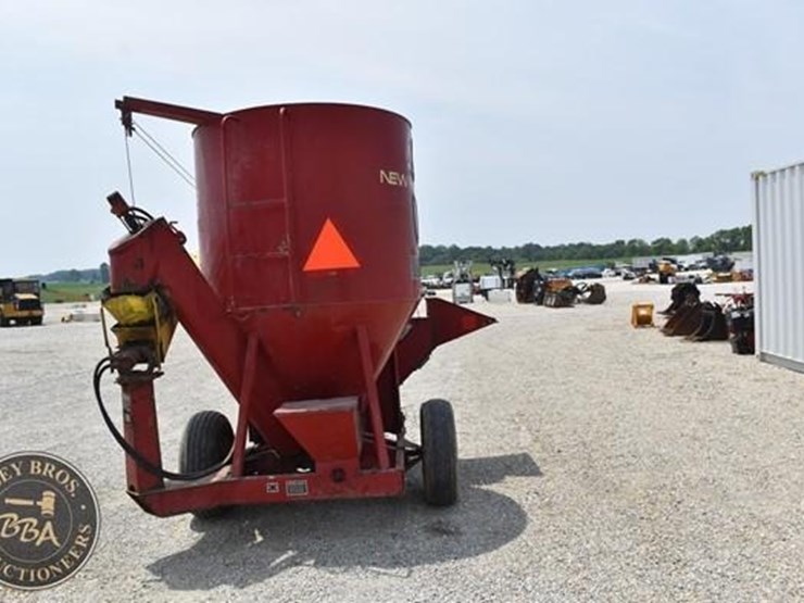 new-holland-353-image-12