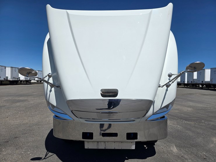 2020-freightliner-columbia-120-image-55
