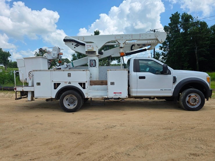 2017-ford-f550-image-12