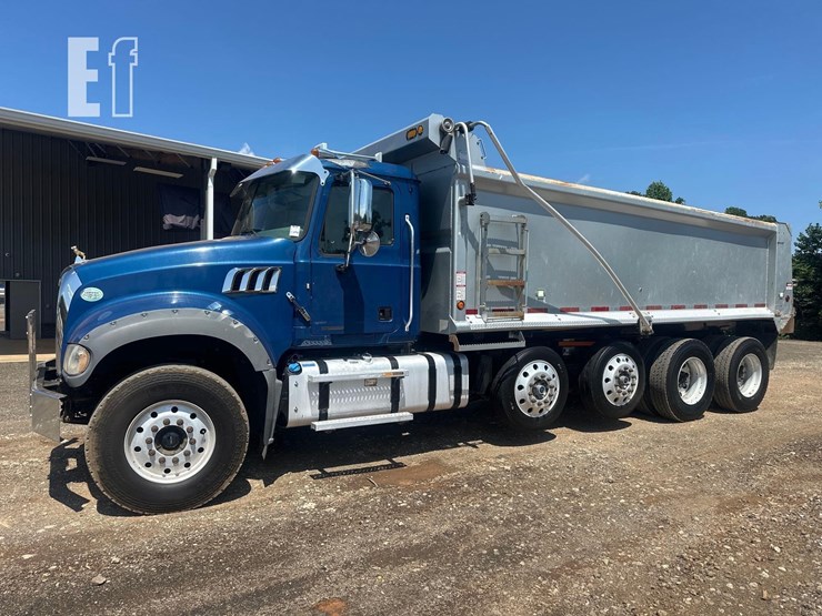 2021-mack-granite-64fr-image-1
