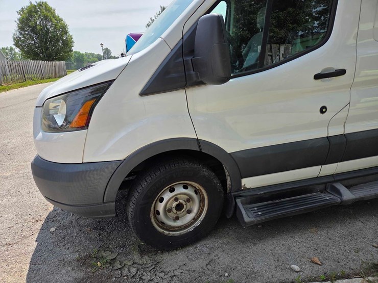 2016-ford-transit-t-250-van-image-9