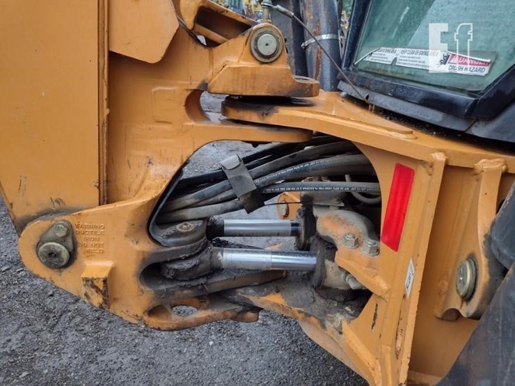 2019-case-580sn-image-39