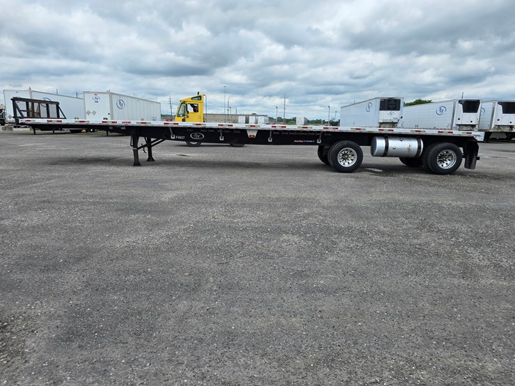 2015-great-dane-48'-x-102"-image-13