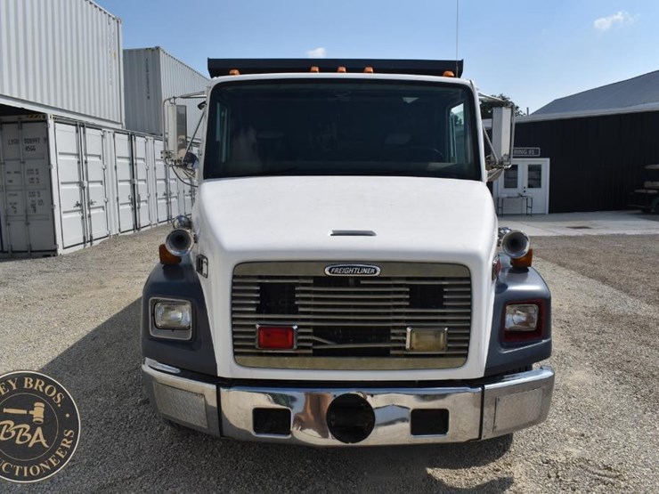 1999-freightliner-fl60-image-16
