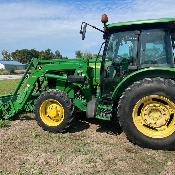 JOHN DEERE 5085M