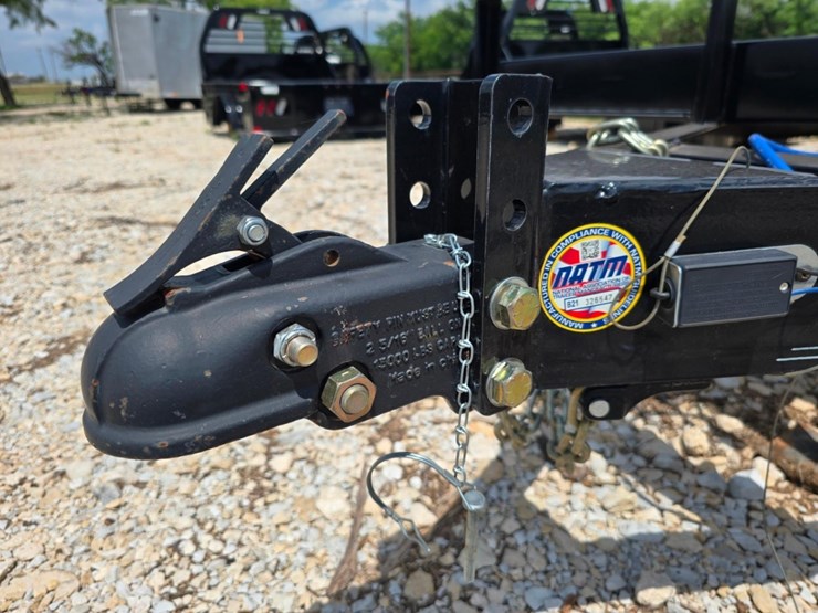 new-2022-load-trail-ch-83in-x-18ft-equipment-trailer-image-5