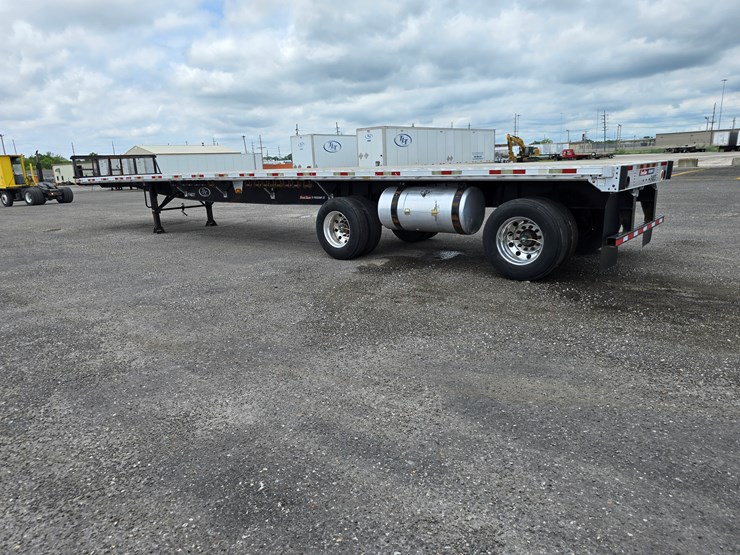 2015-great-dane-48'-x-102"-image-23