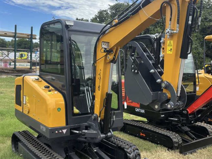 #113-•-cfg-industrial-excavator-w/-enclosed-cab-image-2