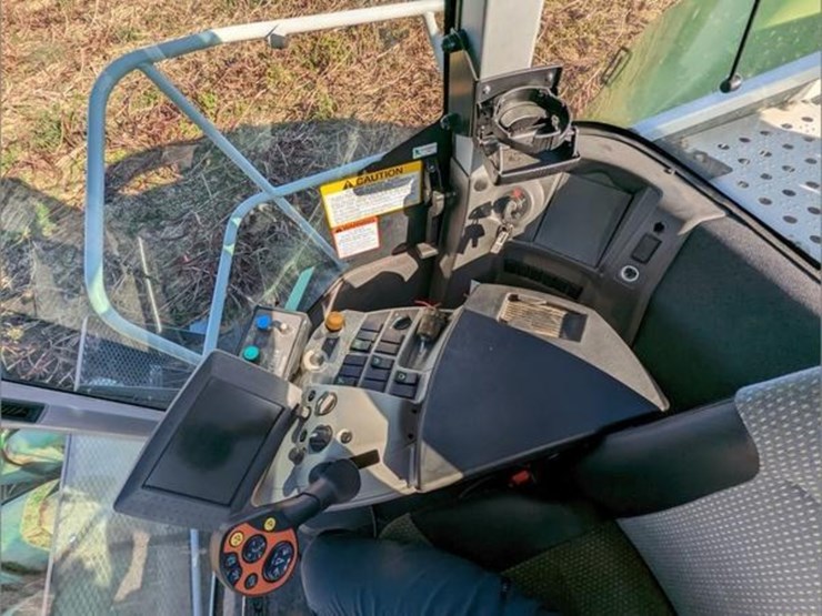 2017-claas-jaguar-860-image-21