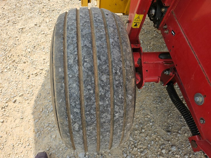 2015-new-holland-460-image-29