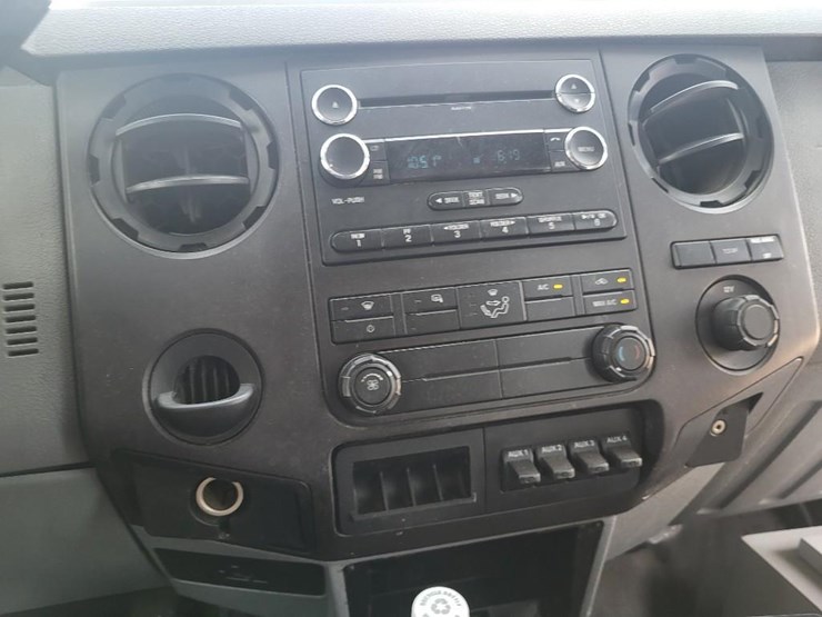 2012-ford-f550-xl-image-68
