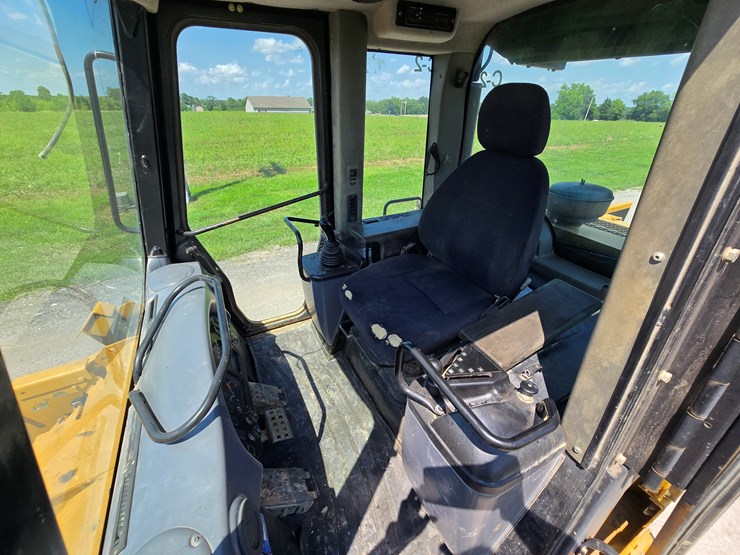 2005-caterpillar-953c-image-128