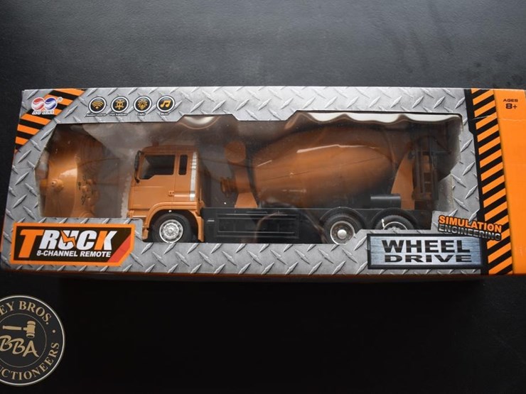 future-toy-remote-control-concrete-truck-36512-image-1