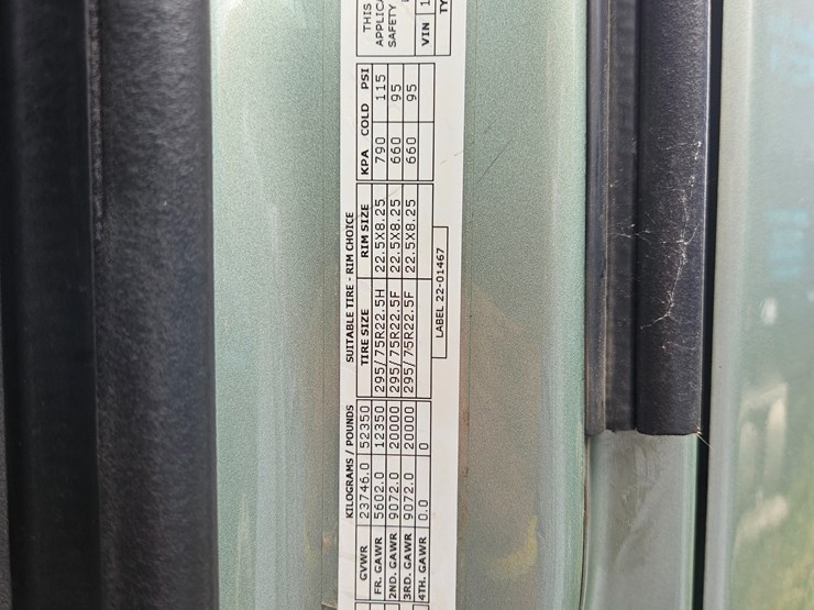 2016-peterbilt-579-image-40