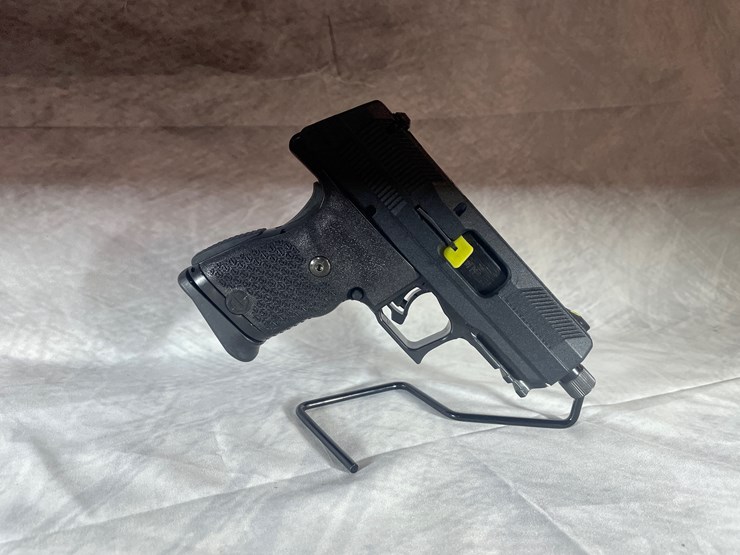 #4382-•-hi-point-yc9-tactical-9mm-luger-pistol,-sn:-yc006575-image-3