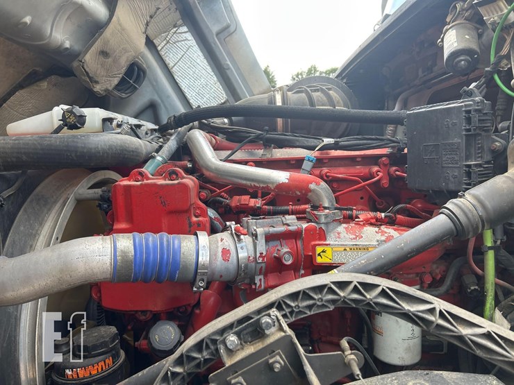 2001-freightliner-century-120-image-42