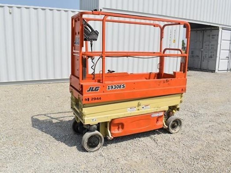 2016-jlg-1930es-image-1