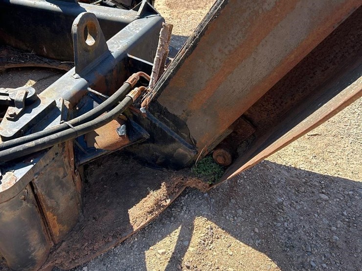 holt-excavator-tree-spade-attachment-image-5