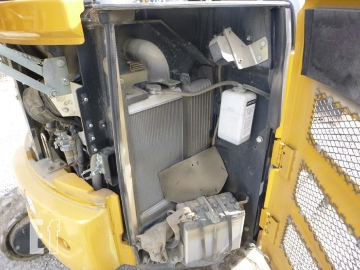 2021-deere-26g-image-44