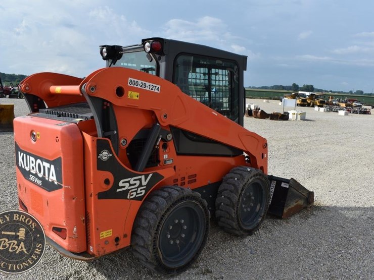 2020-kubota-ssv65-image-14