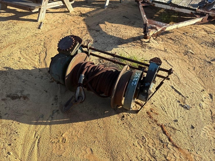 2235---braden-heavy-duty-winch-image-2