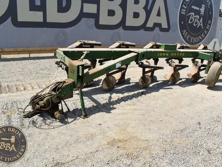 john-deere-2700-image-2