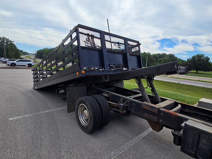2004-ford-f650-image-117