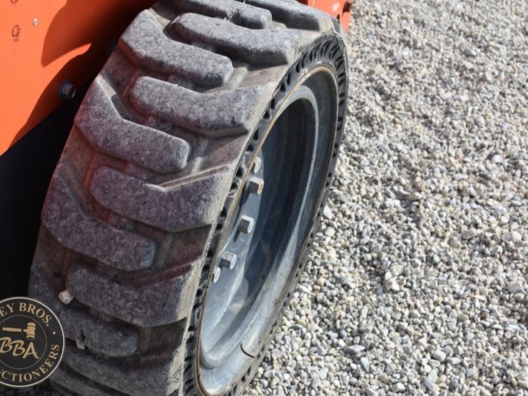 2020-kubota-ssv65-image-33