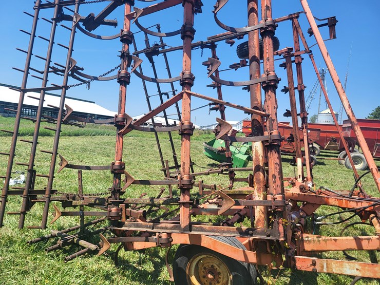 allis-chalmers-1300-e-30'-field-cultivator-w/3-bar-spike-harrow-image-42