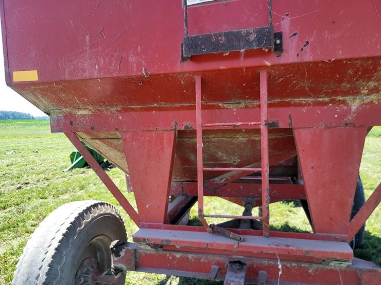 unverferth-mccurdy-350-hopper-wagon-w/running-gear-image-9