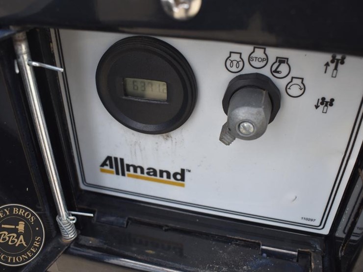2019-allmand-bros-night-lite-v-series-image-12
