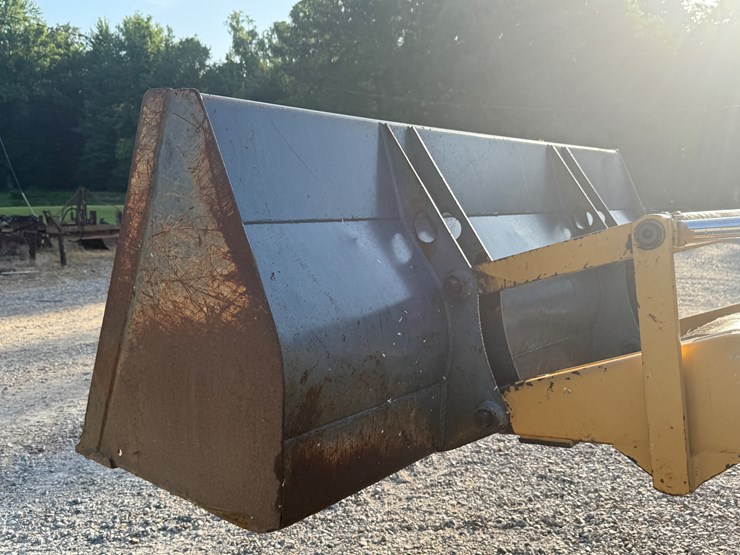 new-holland-555e-image-22