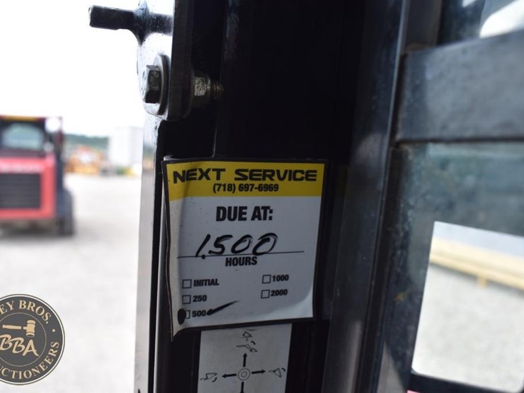 2016-takeuchi-ts80v2-image-31