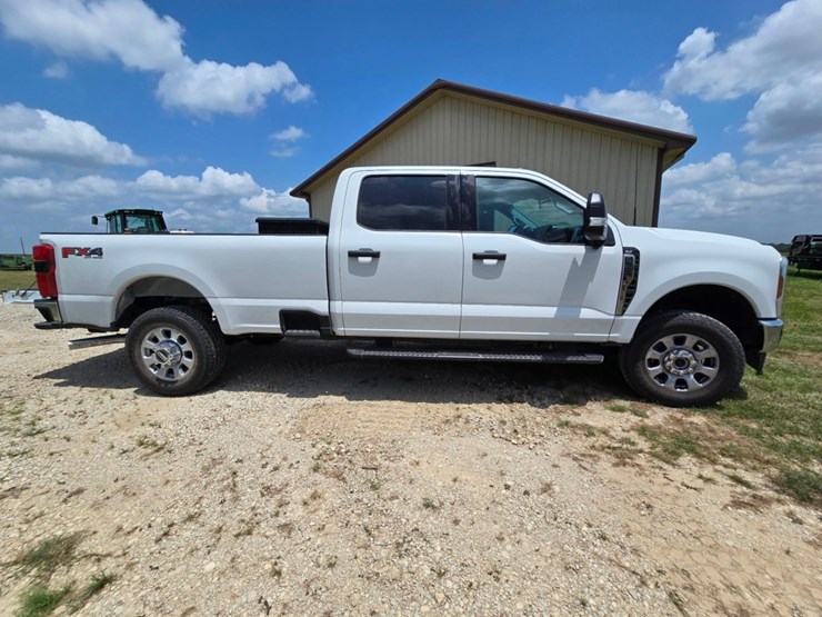 2024-ford-f350-image-4
