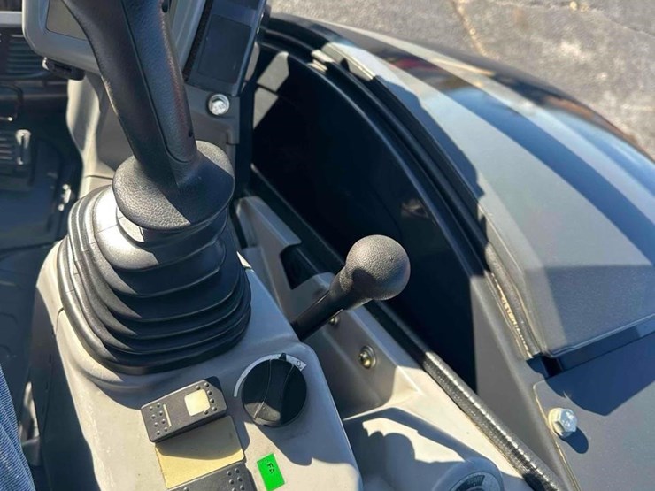 2021-deere-35g-image-13